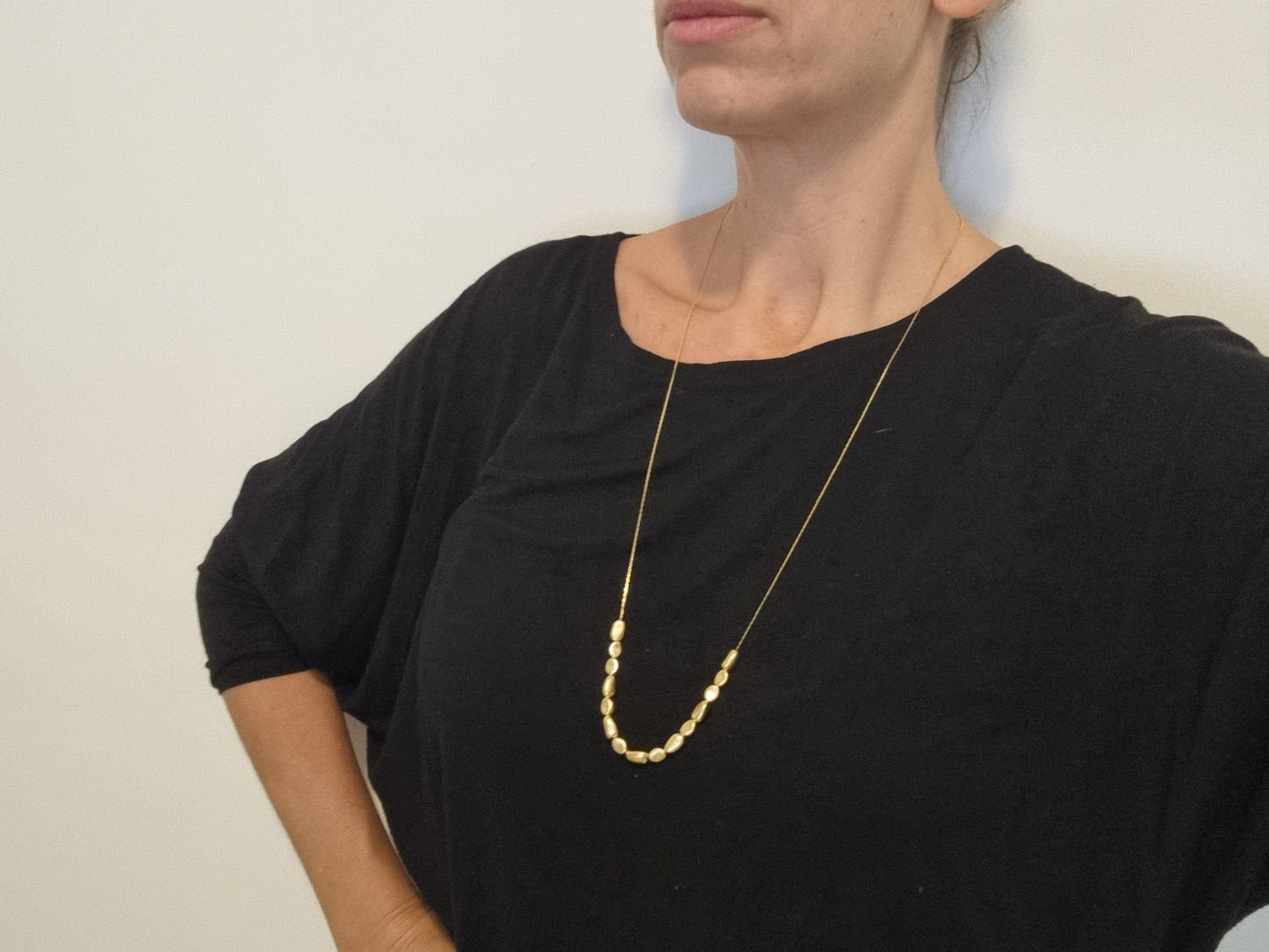 שרשרת אבנים ארוכה מזהב