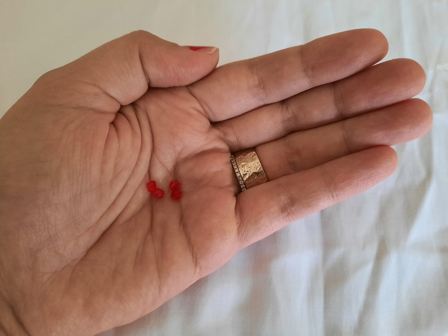 ערכה להכנת שרשרת אדום ולבן | ערכות יצירה לילדים