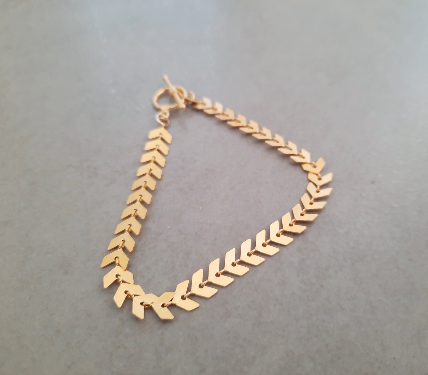 צמיד שרשרת משולשים זהב
