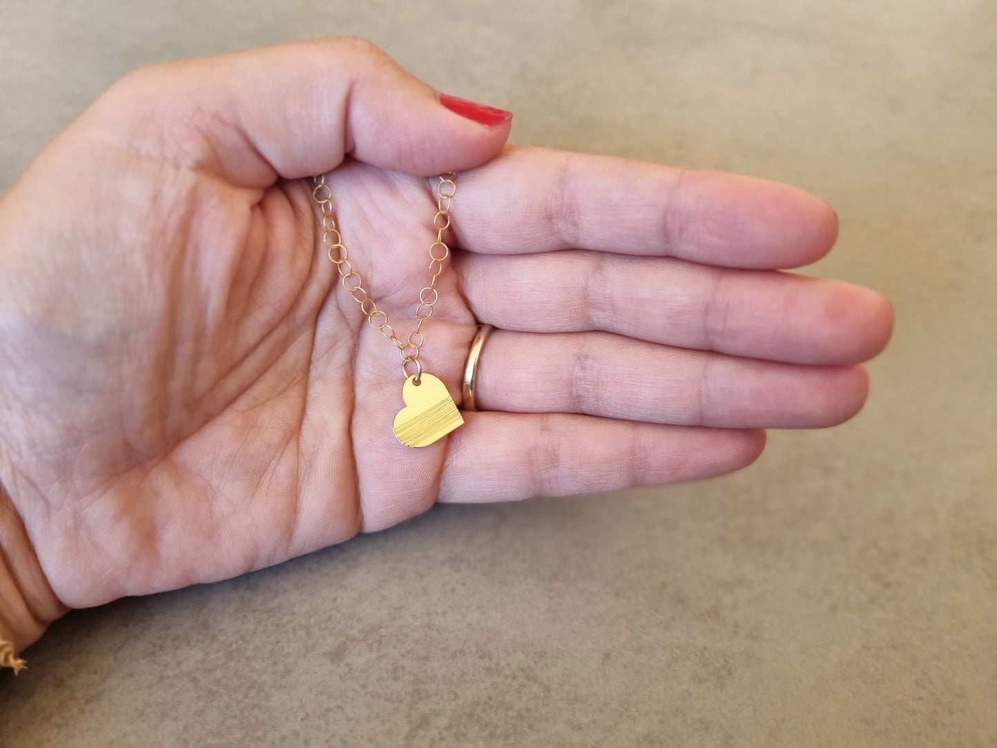 שרשרת עם לב קטן עם דוגמא