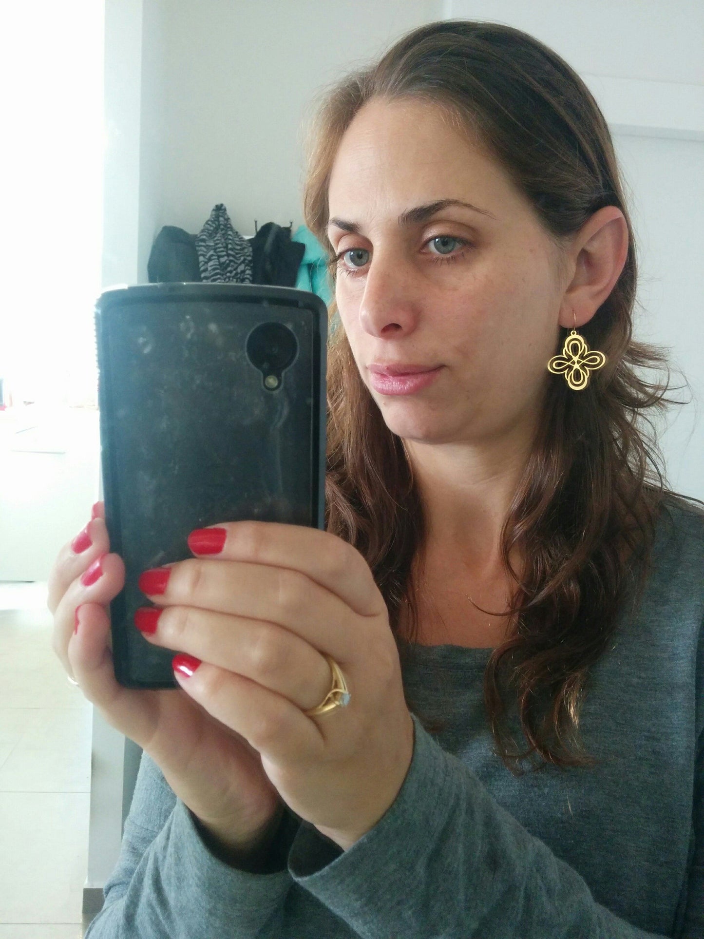 עגילי פרח מיוחד מזהב