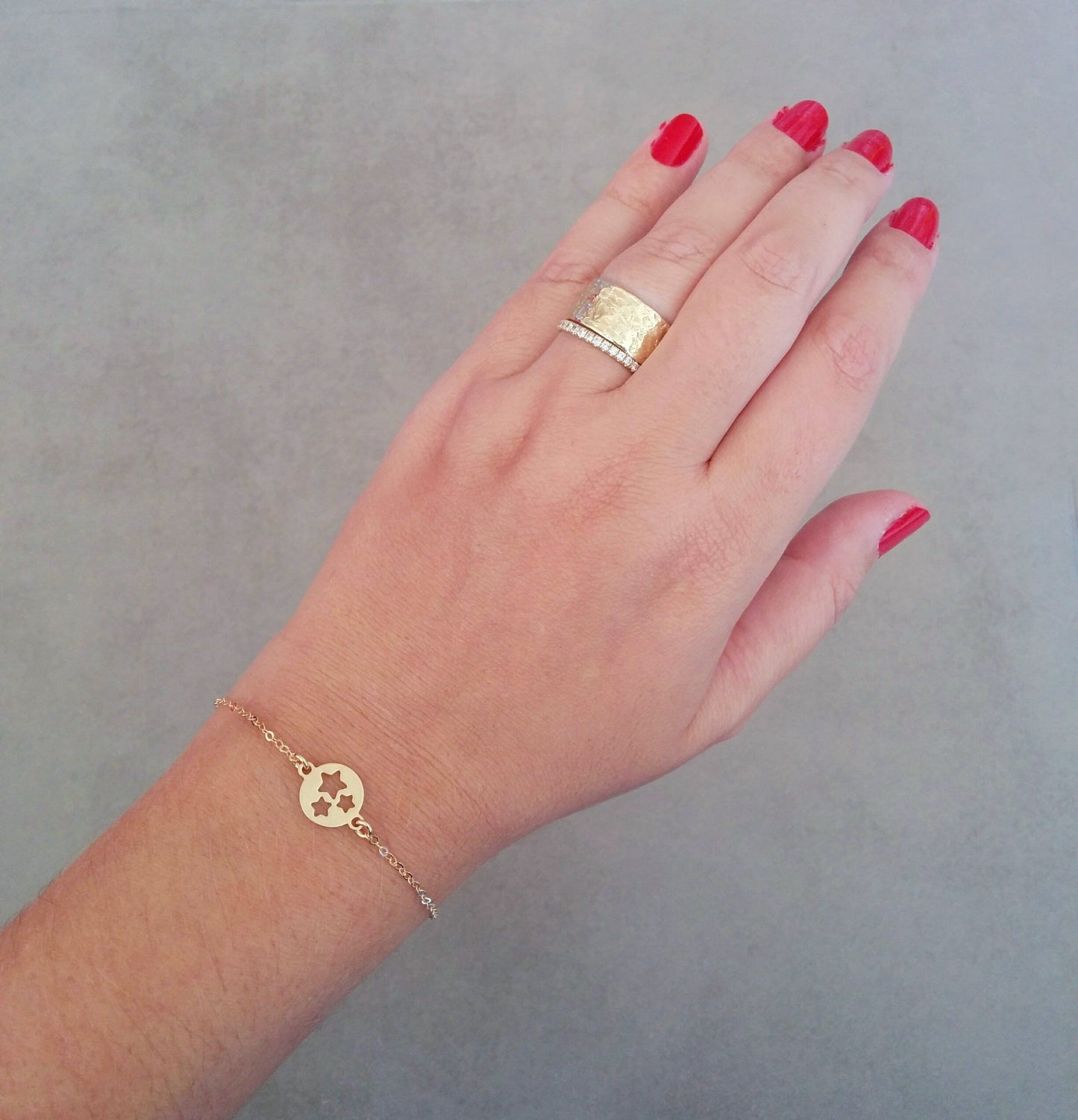 צמיד זהב לילדה תליון כוכבים