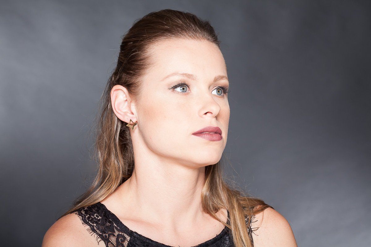 עגילים צמודים מזהב | עגילי כוכב קטנים