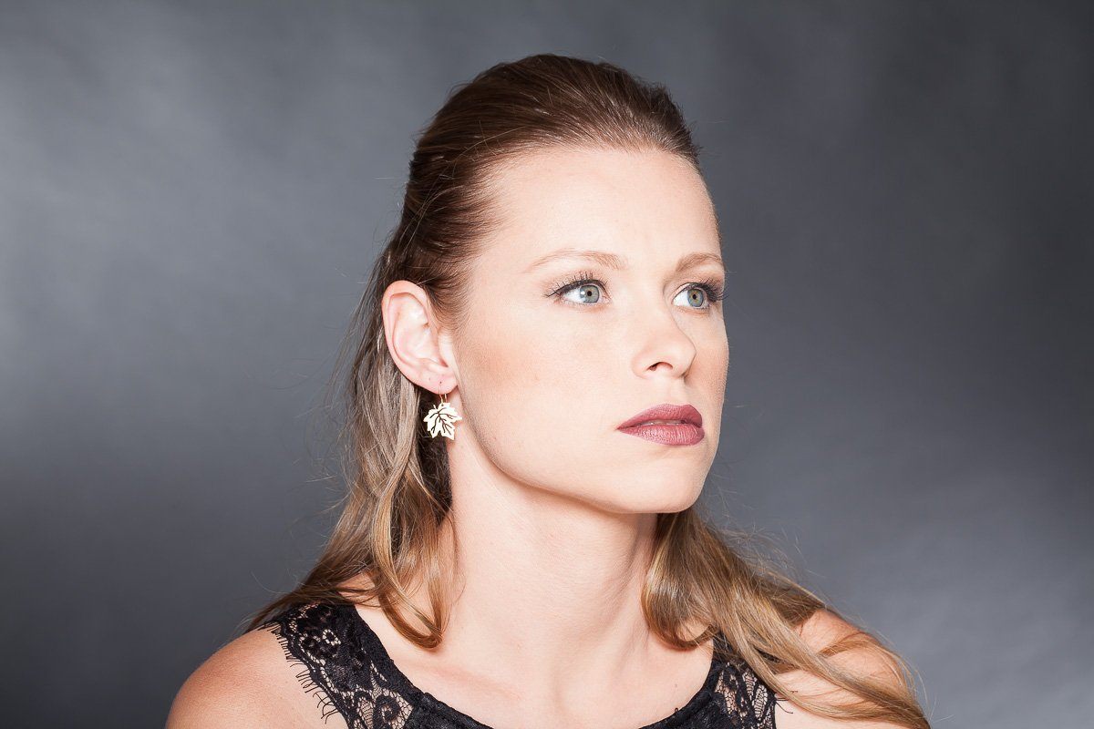 עגילי זהב עלה קנדה