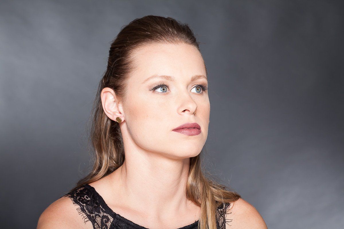 עגילים צמודים מזהב | עיגול קטן