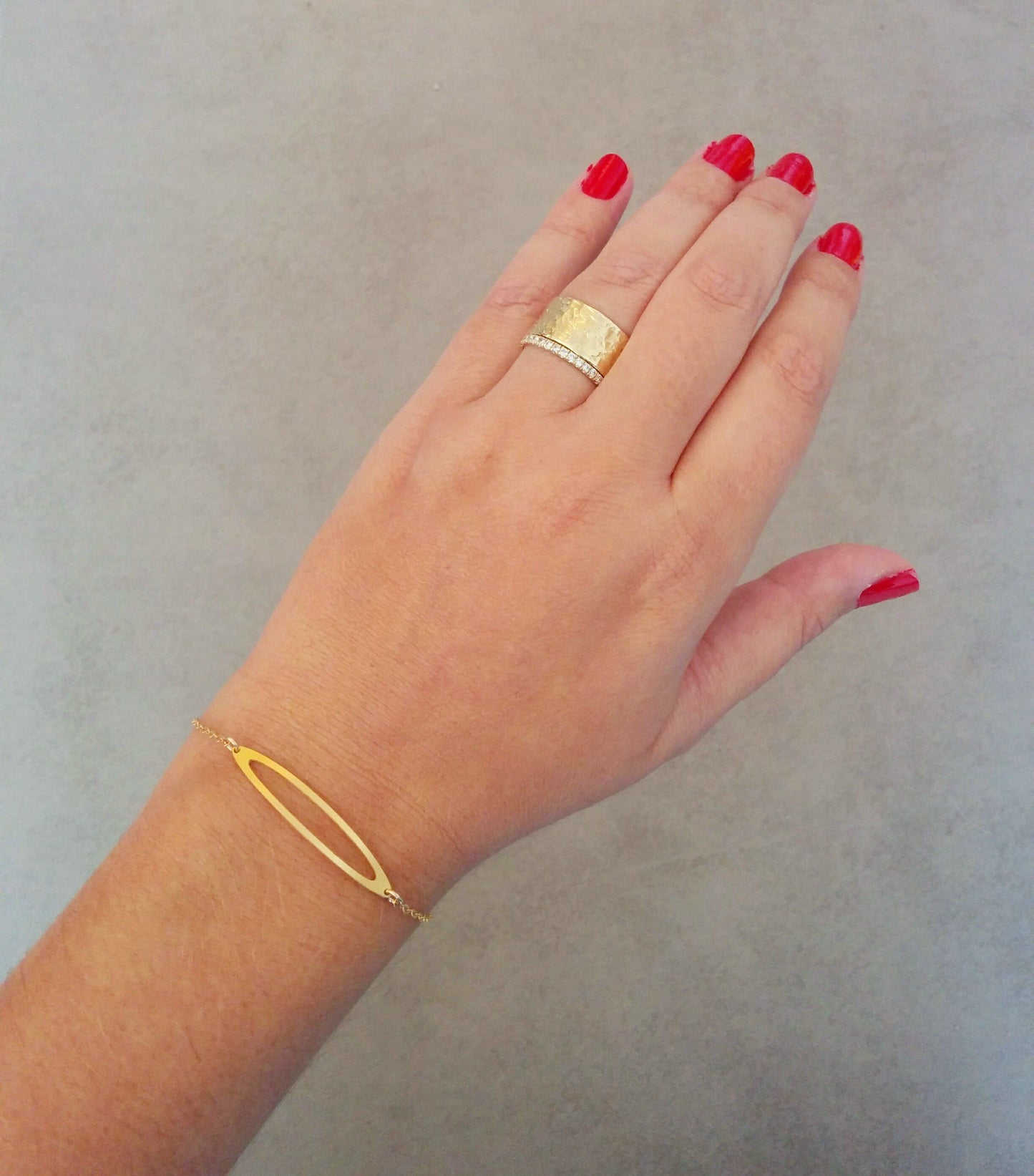 צמיד זהב לנערה