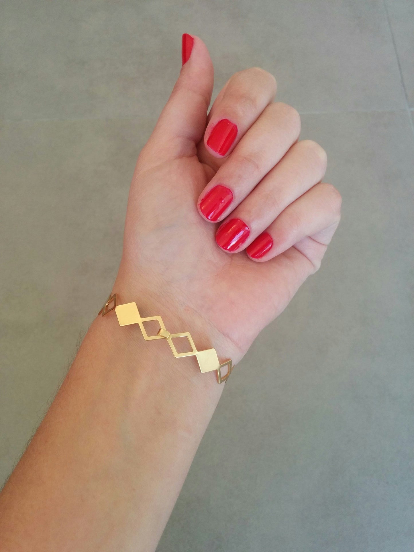 צמיד זהב לנערה | צמיד גיאומטרי דק