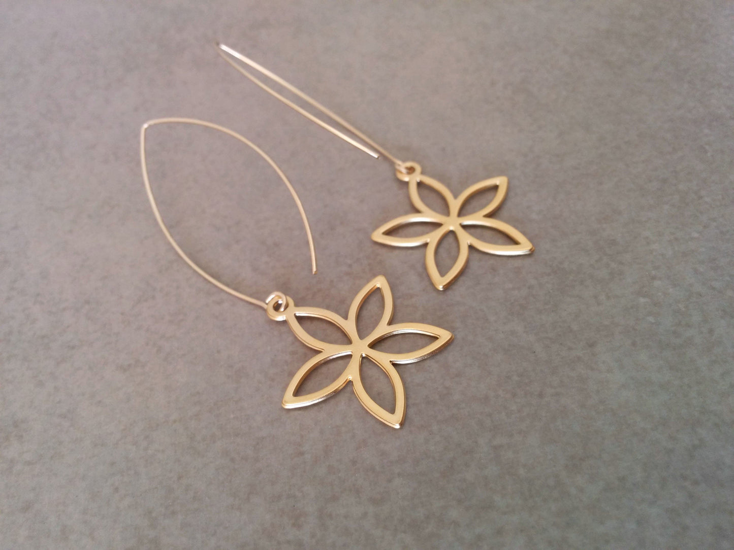 עגילים ארוכים מזהב | עגילי פרח