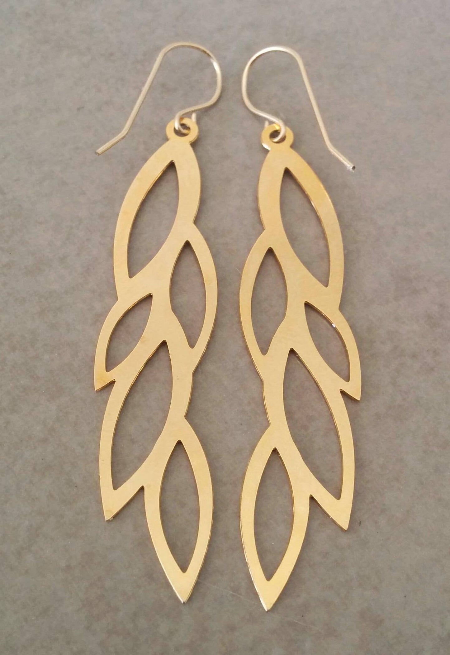 עגילים ארוכים מזהב | עגילי עלים