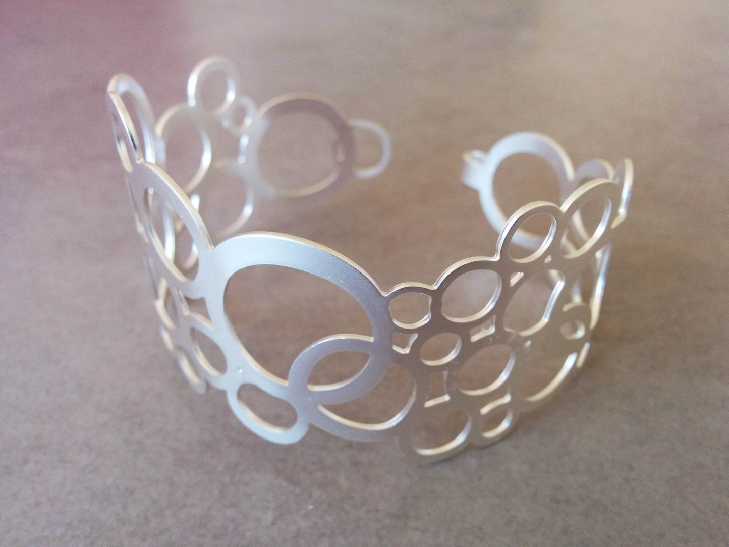 צמיד כסף עיגולים | צמיד רחב קשיח