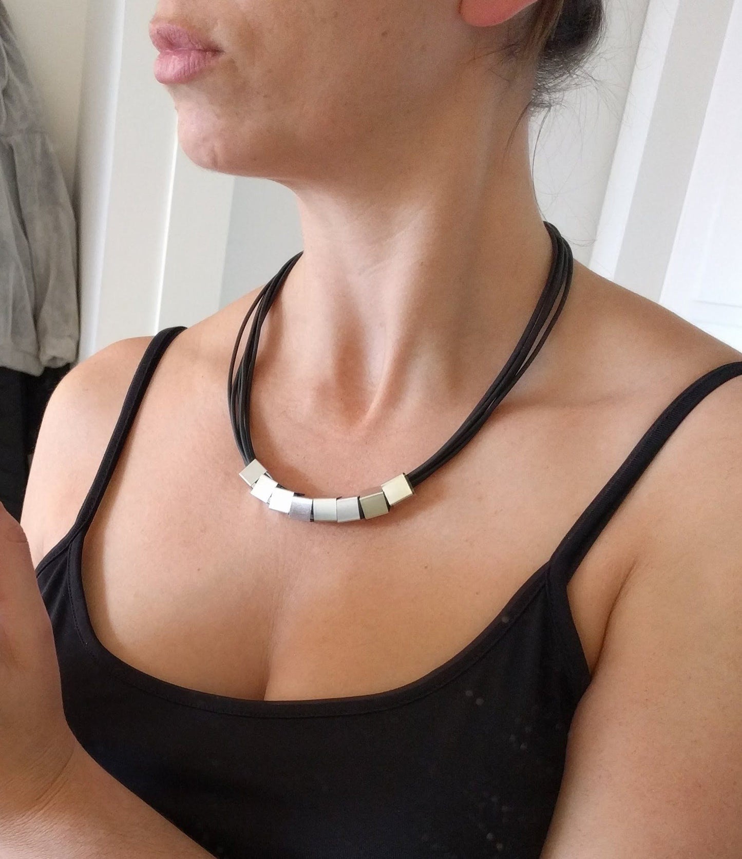 שרשרת עור לאישה | שרשרת עור וכסף