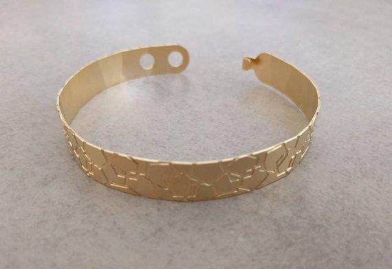 צמיד זהב קשיח | צמיד משולשים גיאומטרי