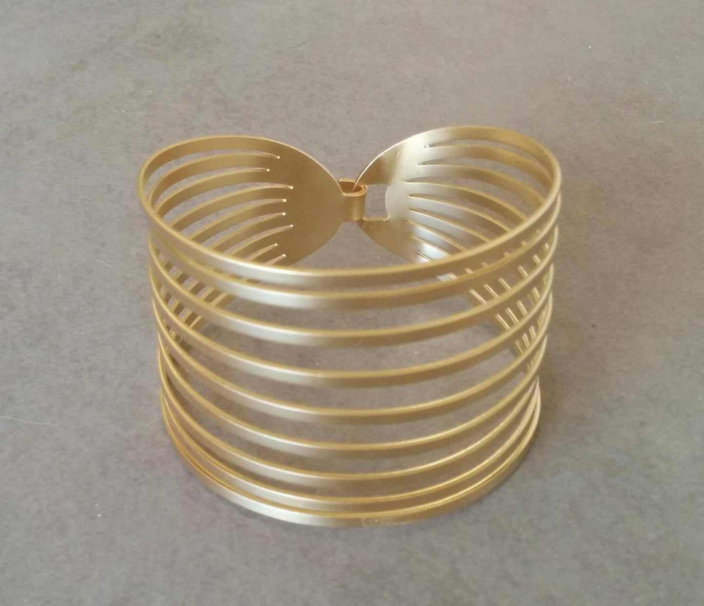 צמיד זהב לחתונה | צמיד פסים רחב