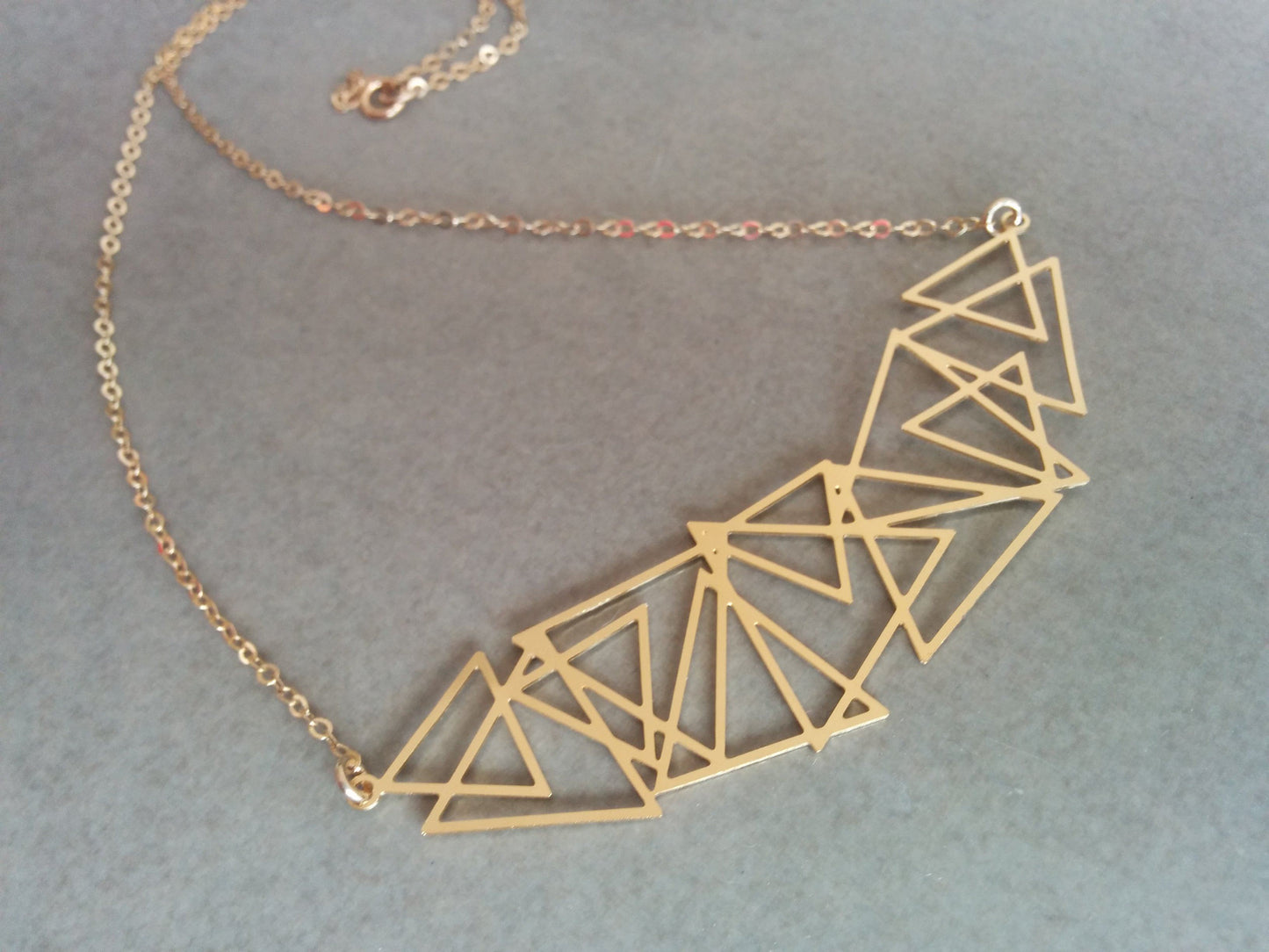 סט תכשיטים מזהב | סט משולשים גיאומטרי