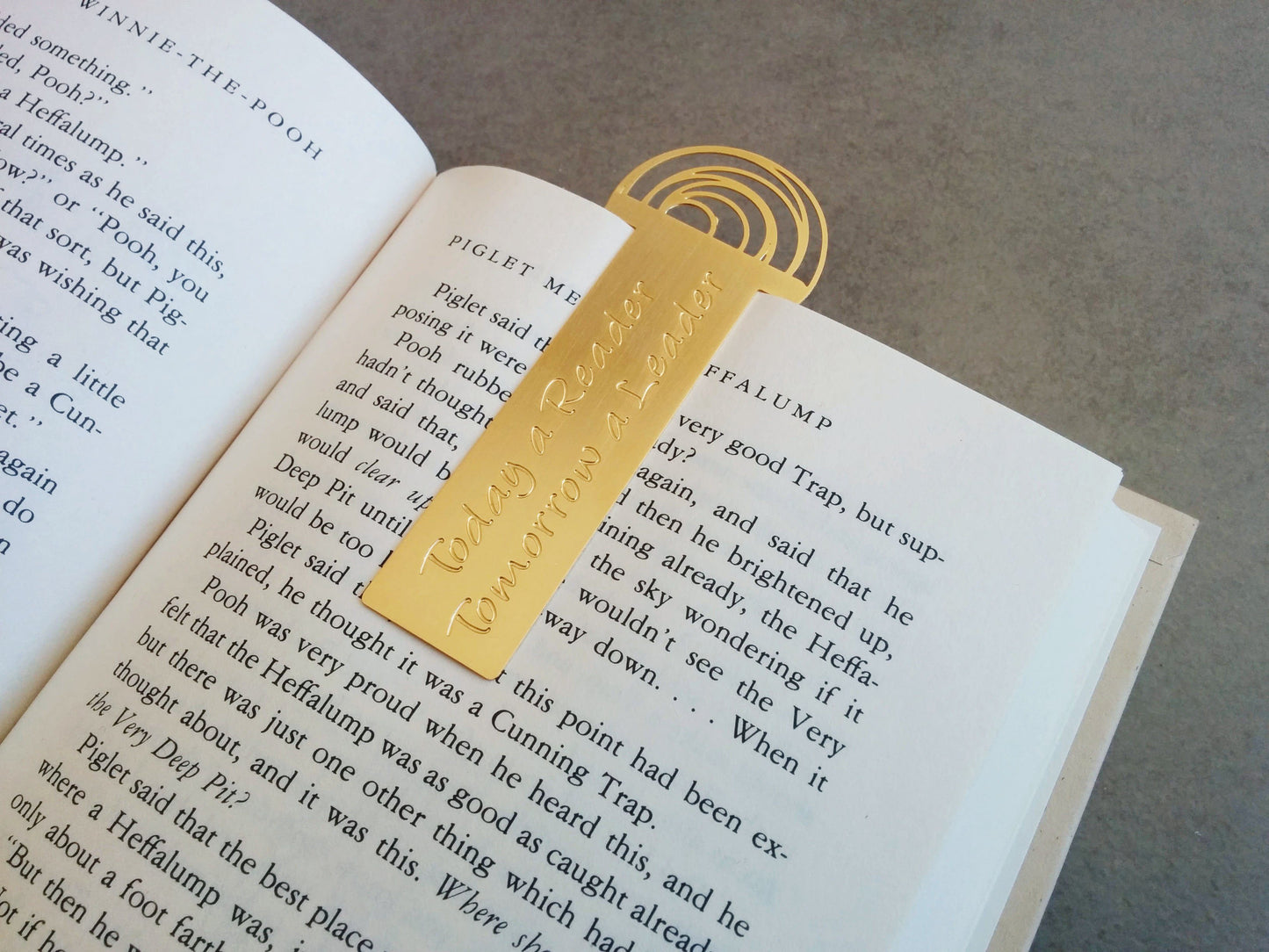 סימניה לספר מזהב עם הקדשה אישית 8 מילים