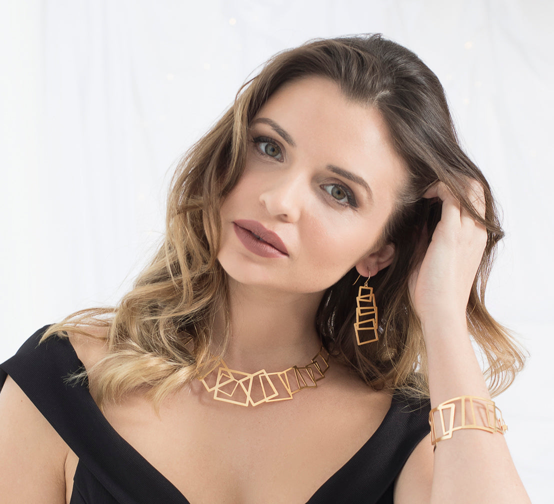 עגילים גיאומטריים | עגילי זהב תלויים ריבועים