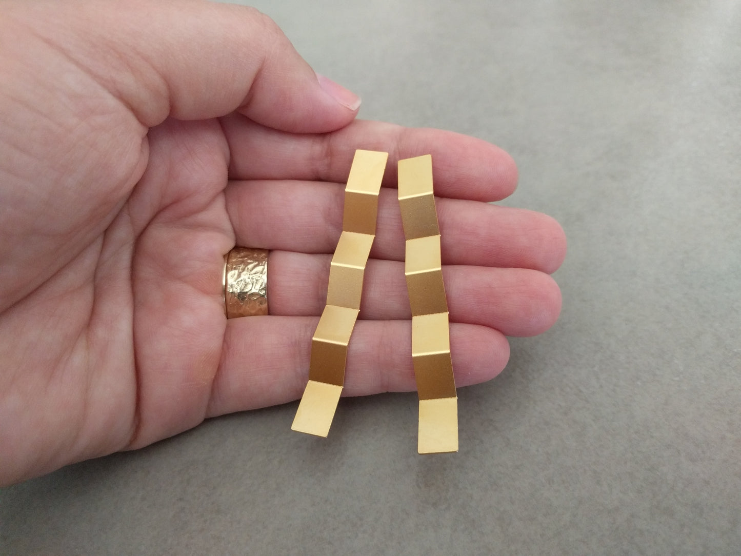 עגילי אוריגמי זיגזג זהב