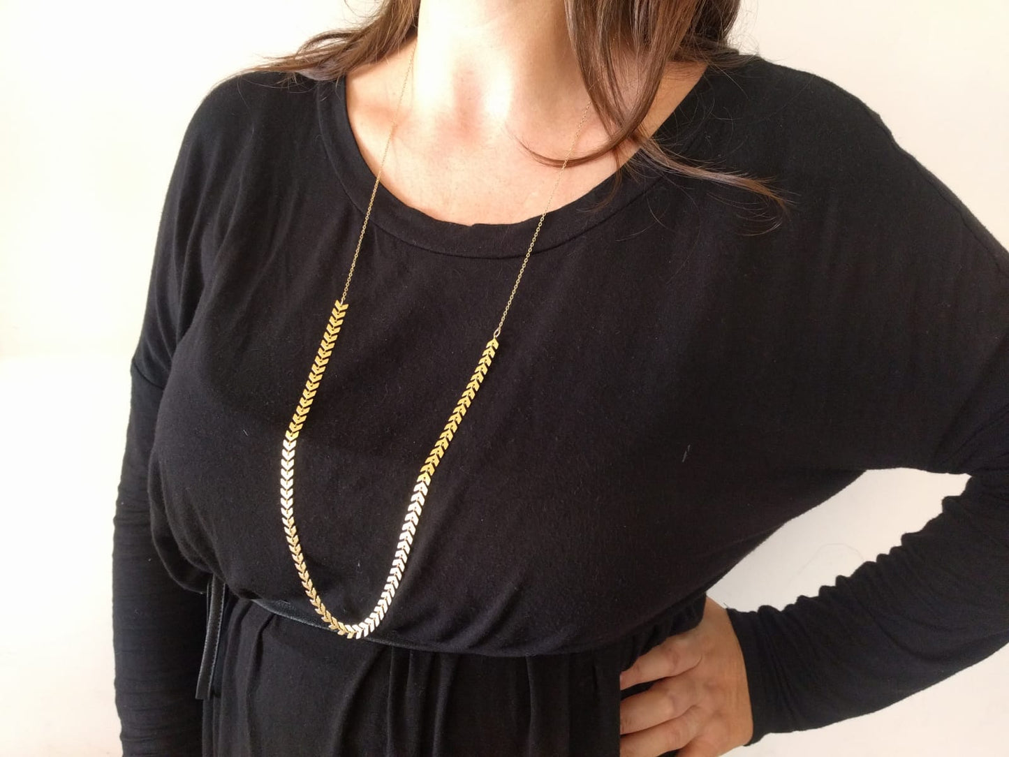 שרשרת גיאומטרית ארוכה זהב | שרשרת חיצים זהב