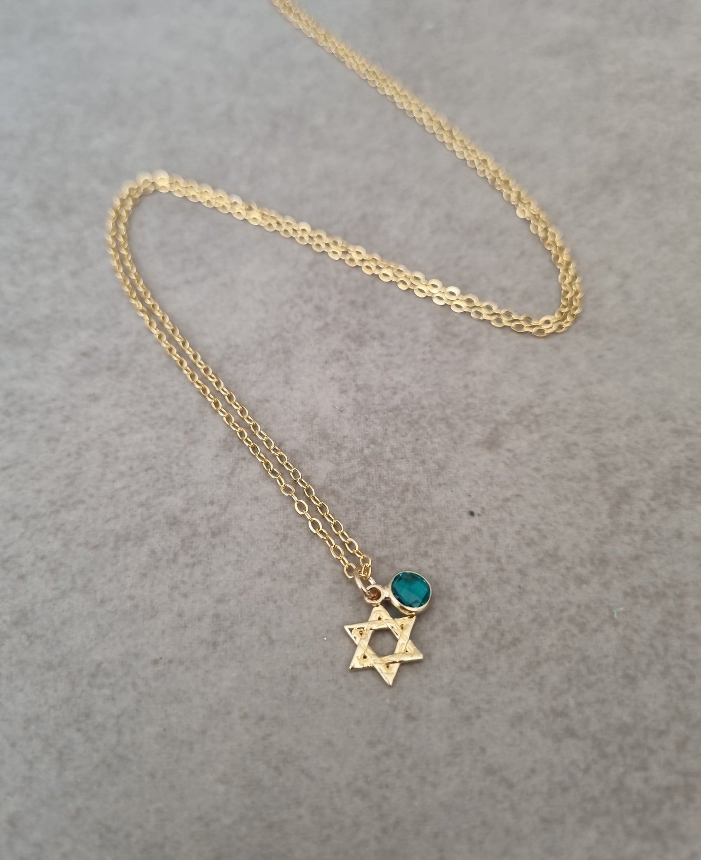 שרשרת מגן דוד זהב קטן עם אבן טורקיז